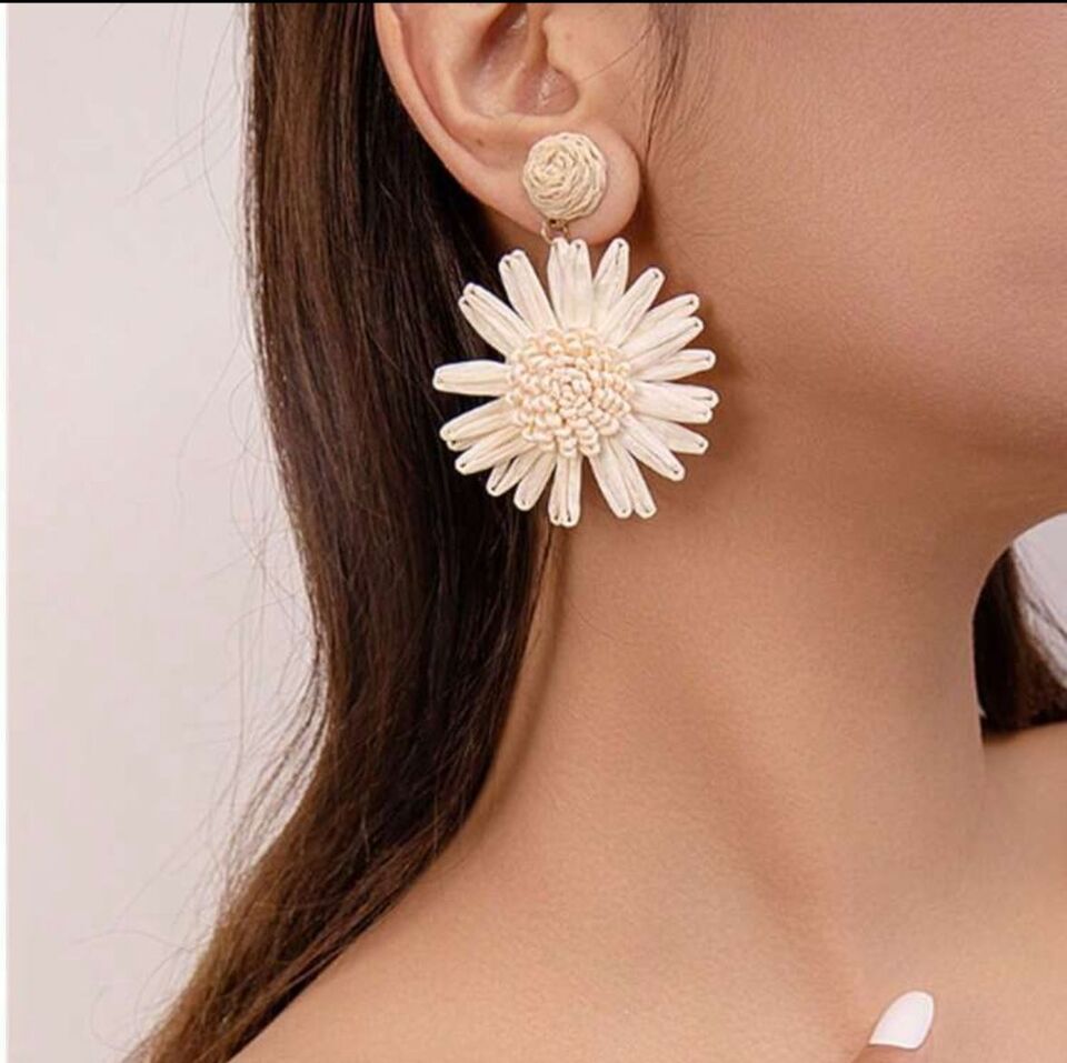 Boho Daisy Earrings 🌻