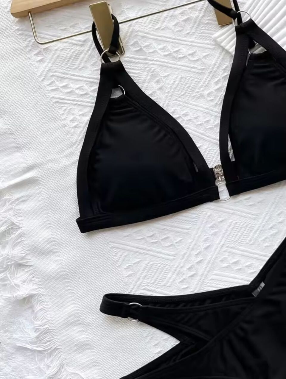 Bold Straps Bikini 🍷