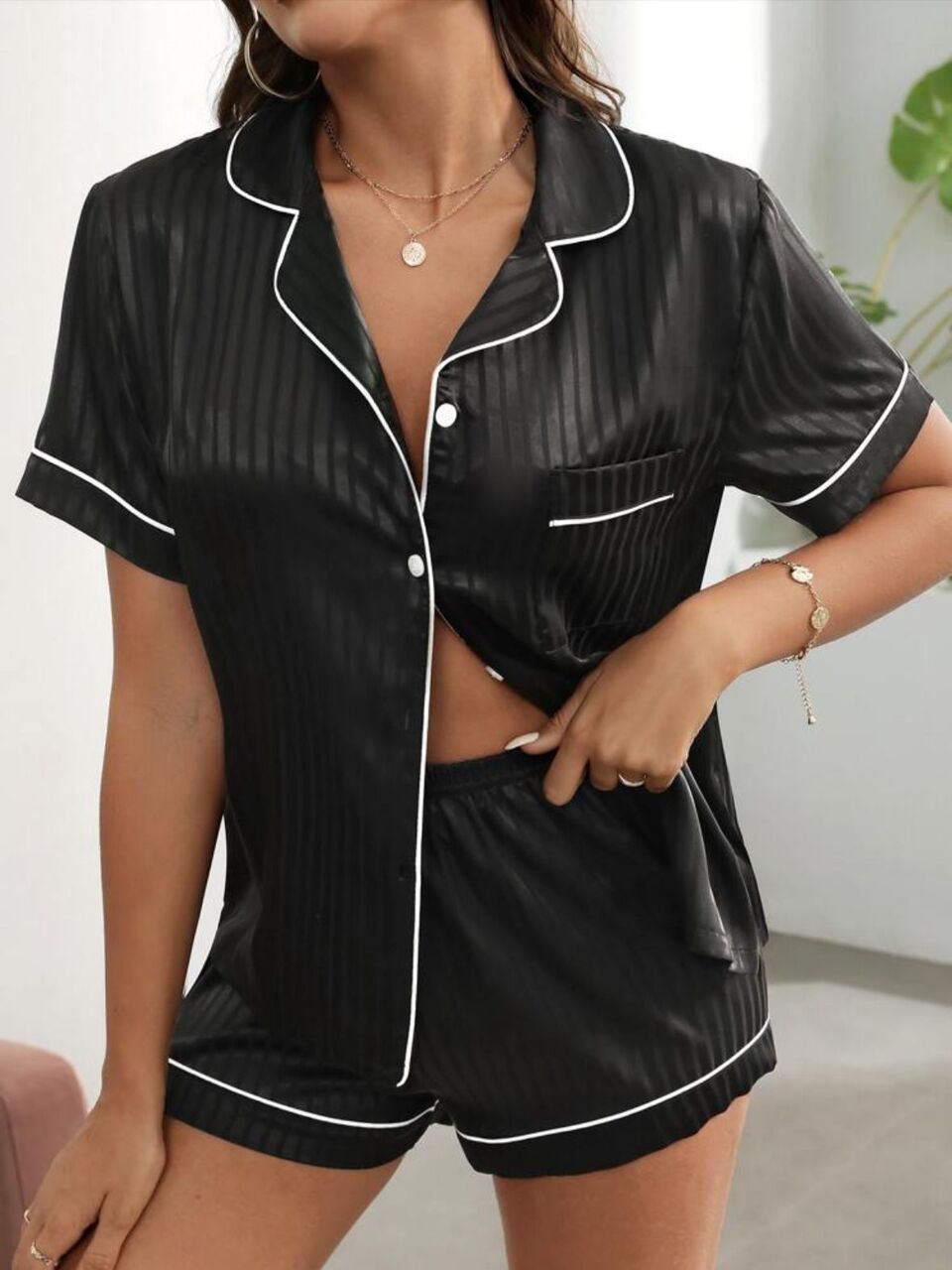 Chic Temptation Pajama 🖤