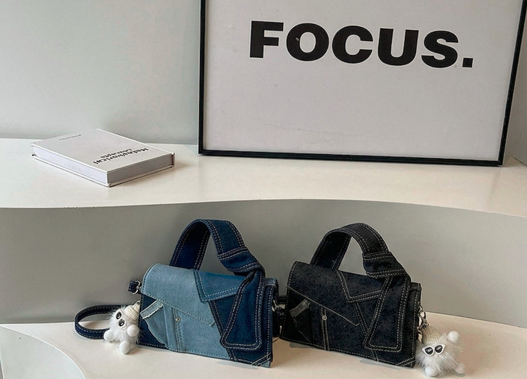 Denim Knot Hobo 👜