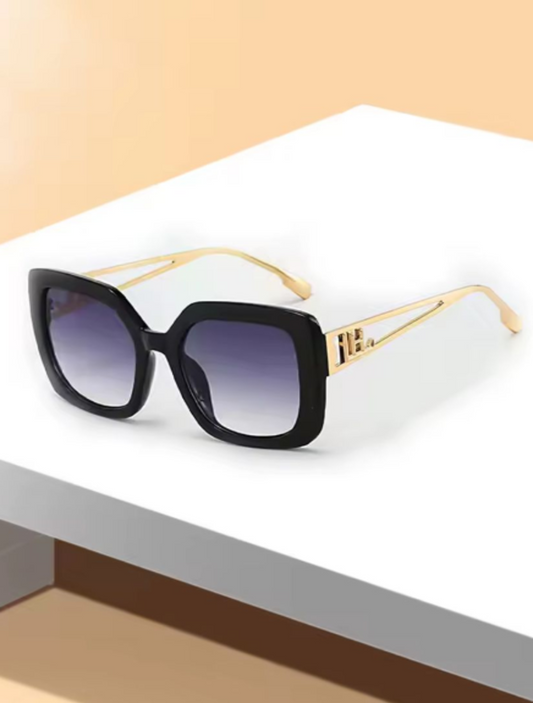 Royal Chic Glasses 👑