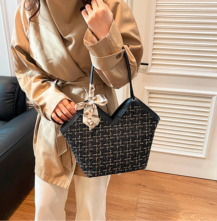 Tweed Charm Tote 🎀