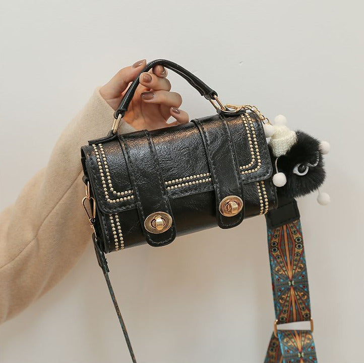 Retro Charm Bag 👜