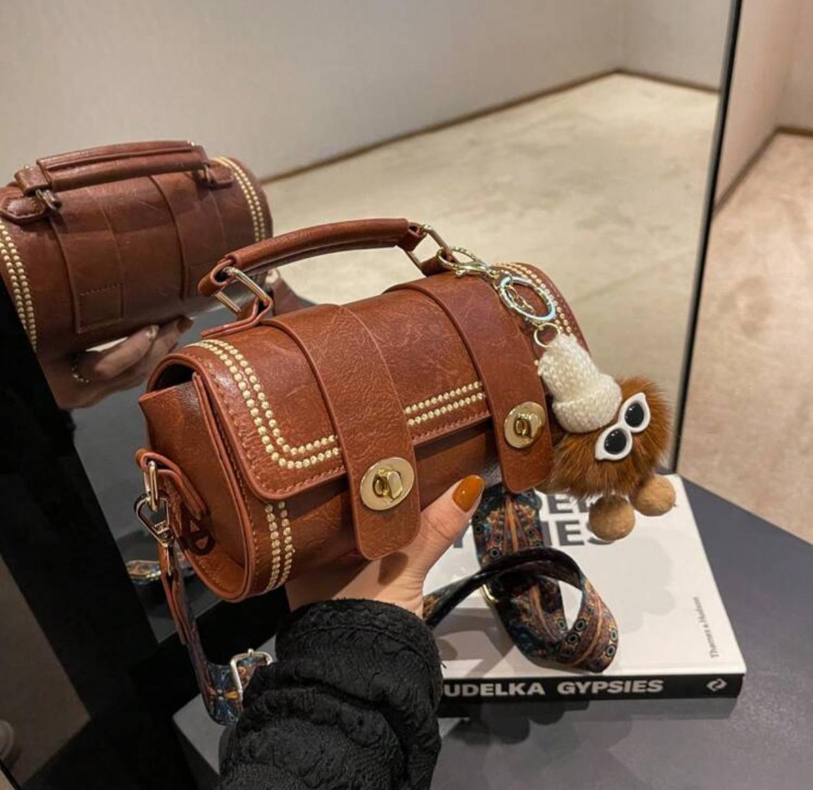 Retro Charm Bag 👜