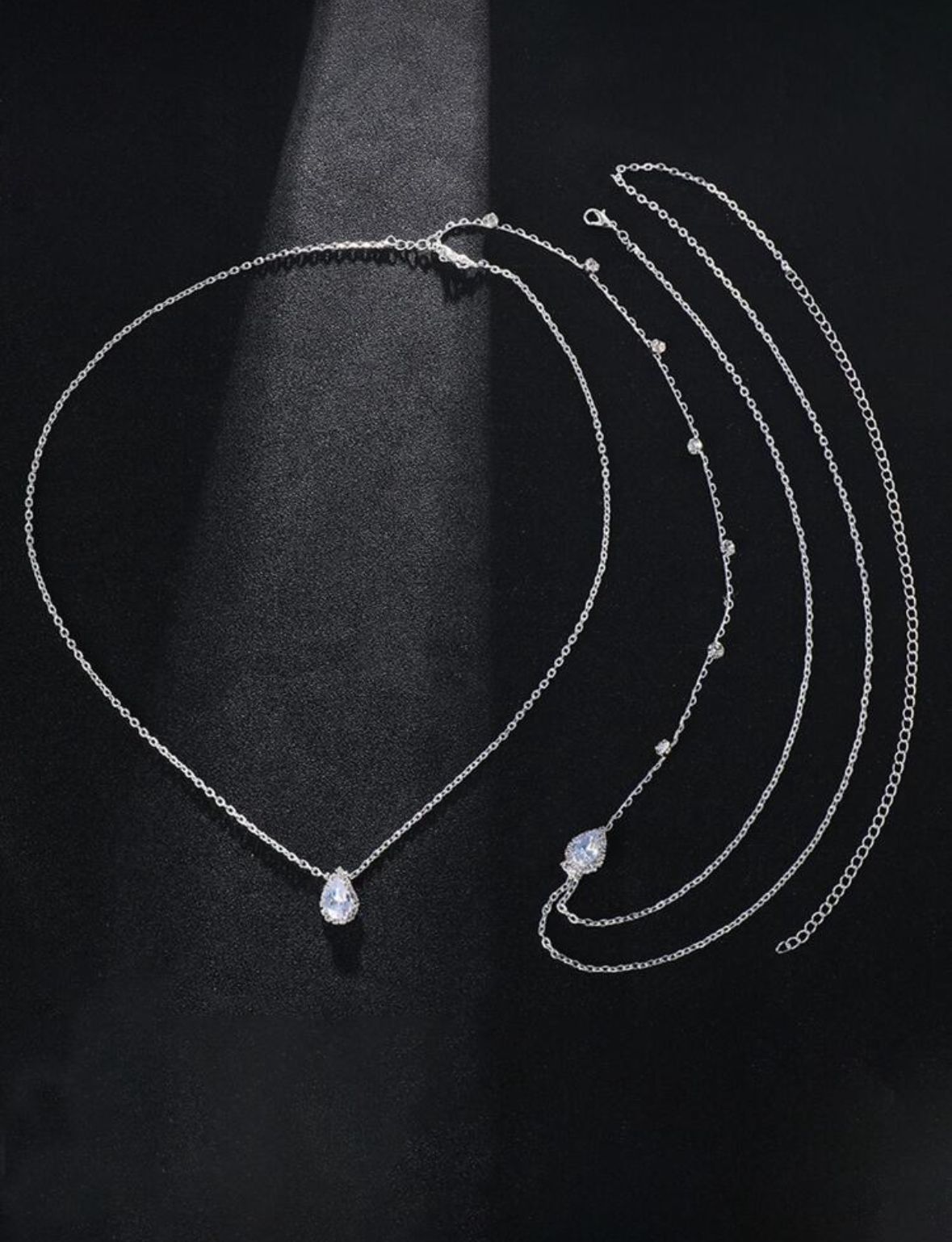 Crystal Back Drop Necklace ✨