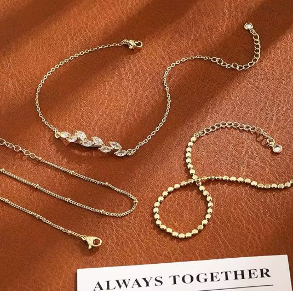 Golden Leaf Glow Anklet ✨