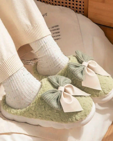 Bow Teddy Slippers 🎀