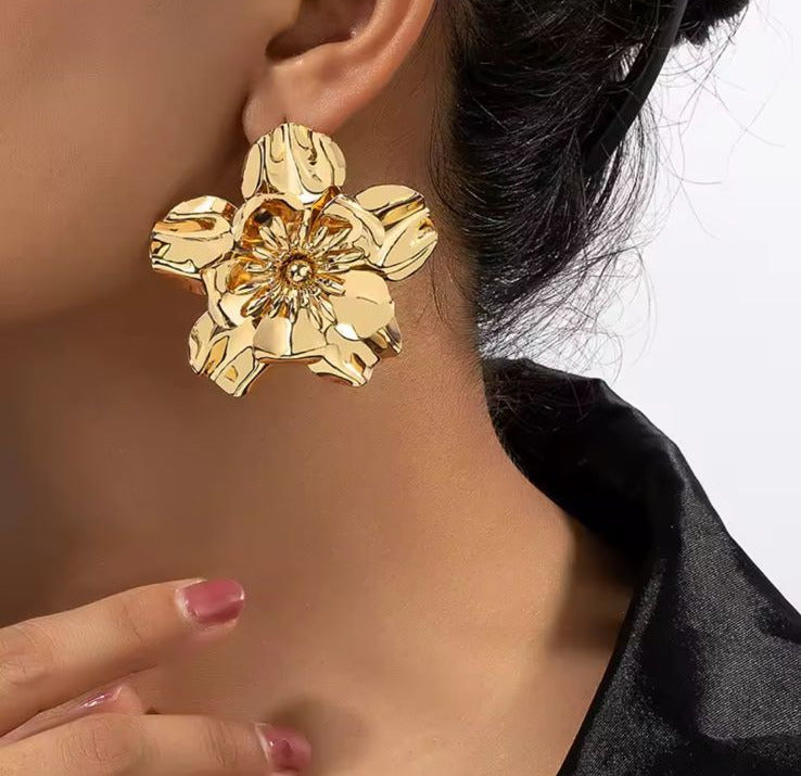 Luxe Flower Earrings 🌼
