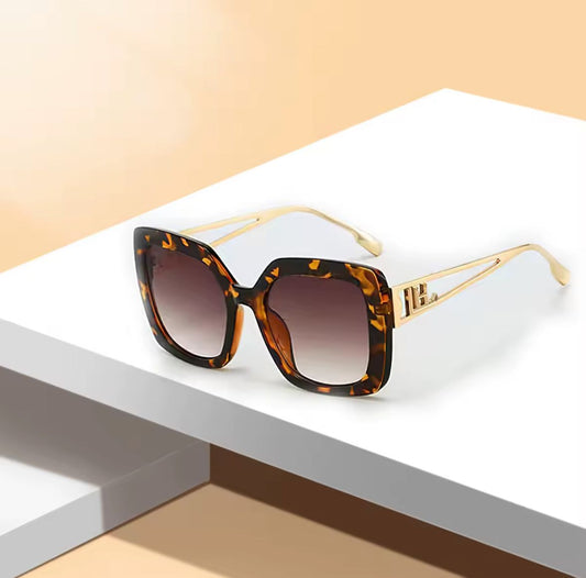 Royal Chic Glasses 👑