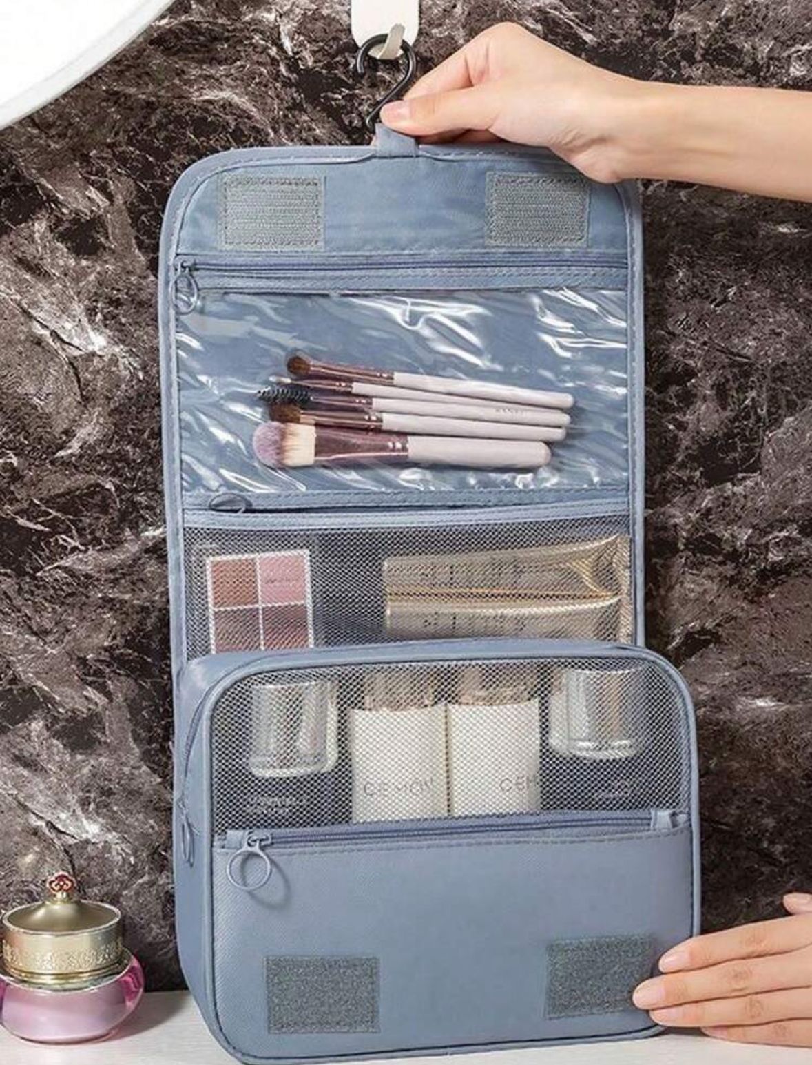 Hanging Travel Organizer 🧳